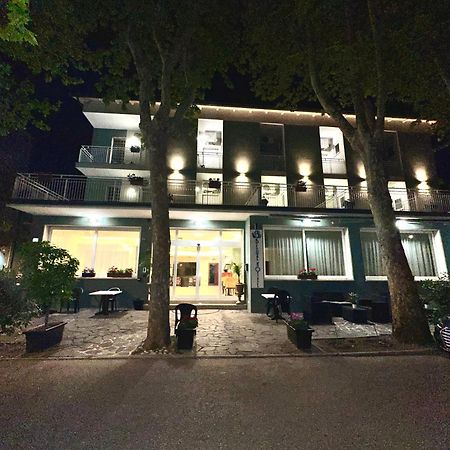Blue Hotel チェゼナーティコ エクステリア 写真
