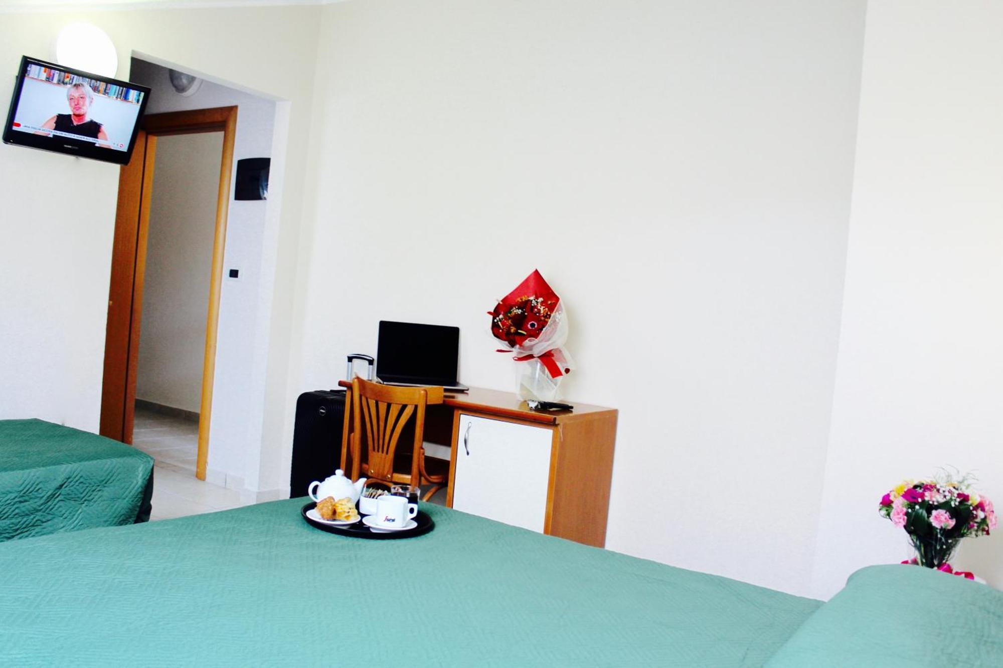 Blue Hotel チェゼナーティコ エクステリア 写真